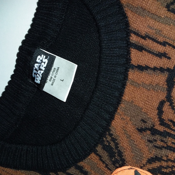 2/$10 Chewbacca Sweater - Picture 5 of 7